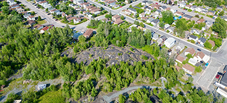 checking surroundings when selling a home in Sudbury