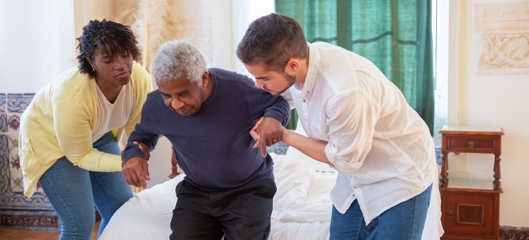 man and woman moving elderly parents in Sudbury