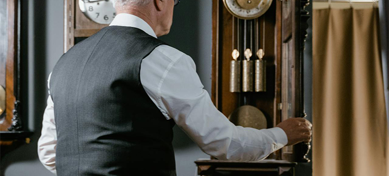 securing pendulum of an old clock